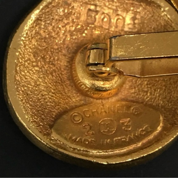 Chanel 24 carat Gold Plated Vintage Horse Motif Cuff Links with box - Picture 8 of 9